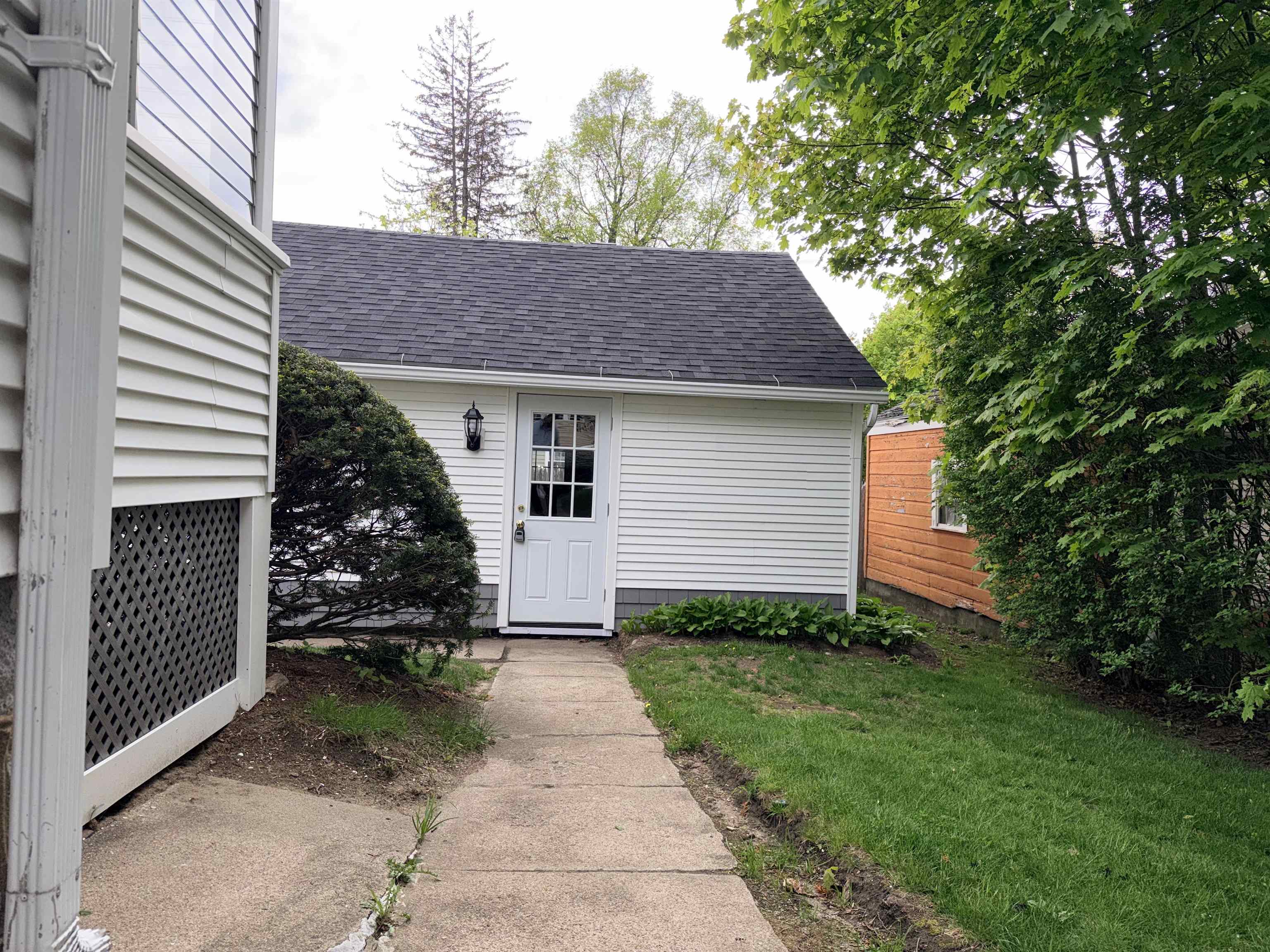 406 E High Street