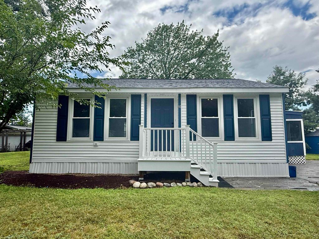 Photo of 5 Nottingwood Lane, Merrimack, NH 03054 (MLS # 5101635)