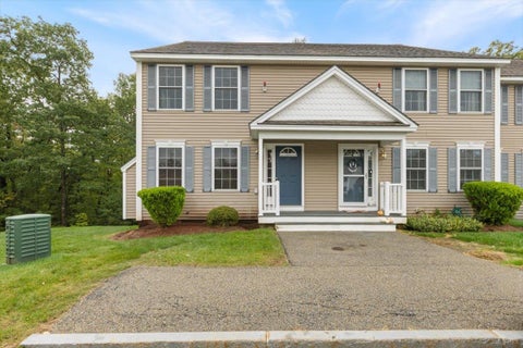 Photo of 68 Overlook Circle #68, Hudson, NH 03051 (MLS # 5112183)