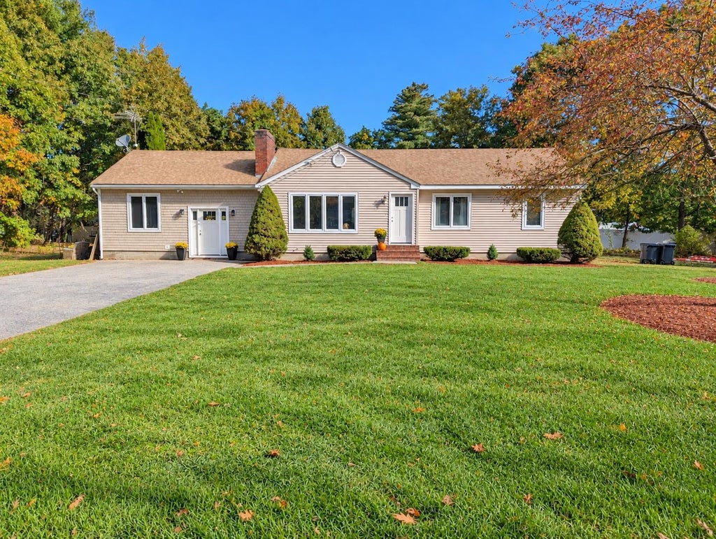 Photo of 7 Tokanel Road, Windham, NH 03087 (MLS # 5114760)