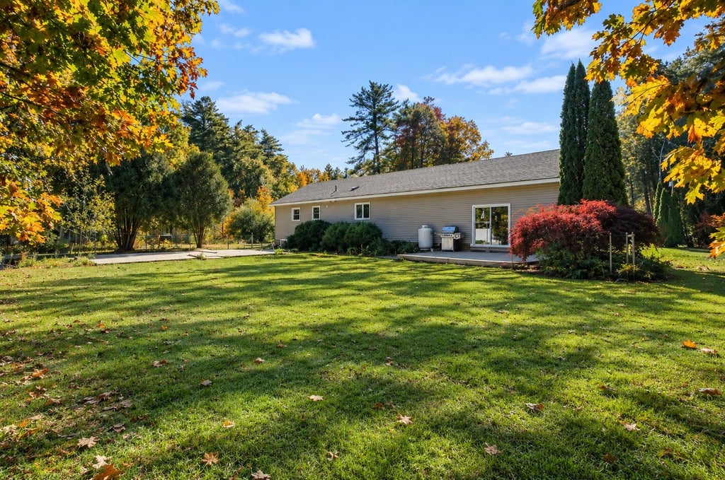 Photo of 7 Tokanel Road, Windham, NH 03087 (MLS # 5114760)