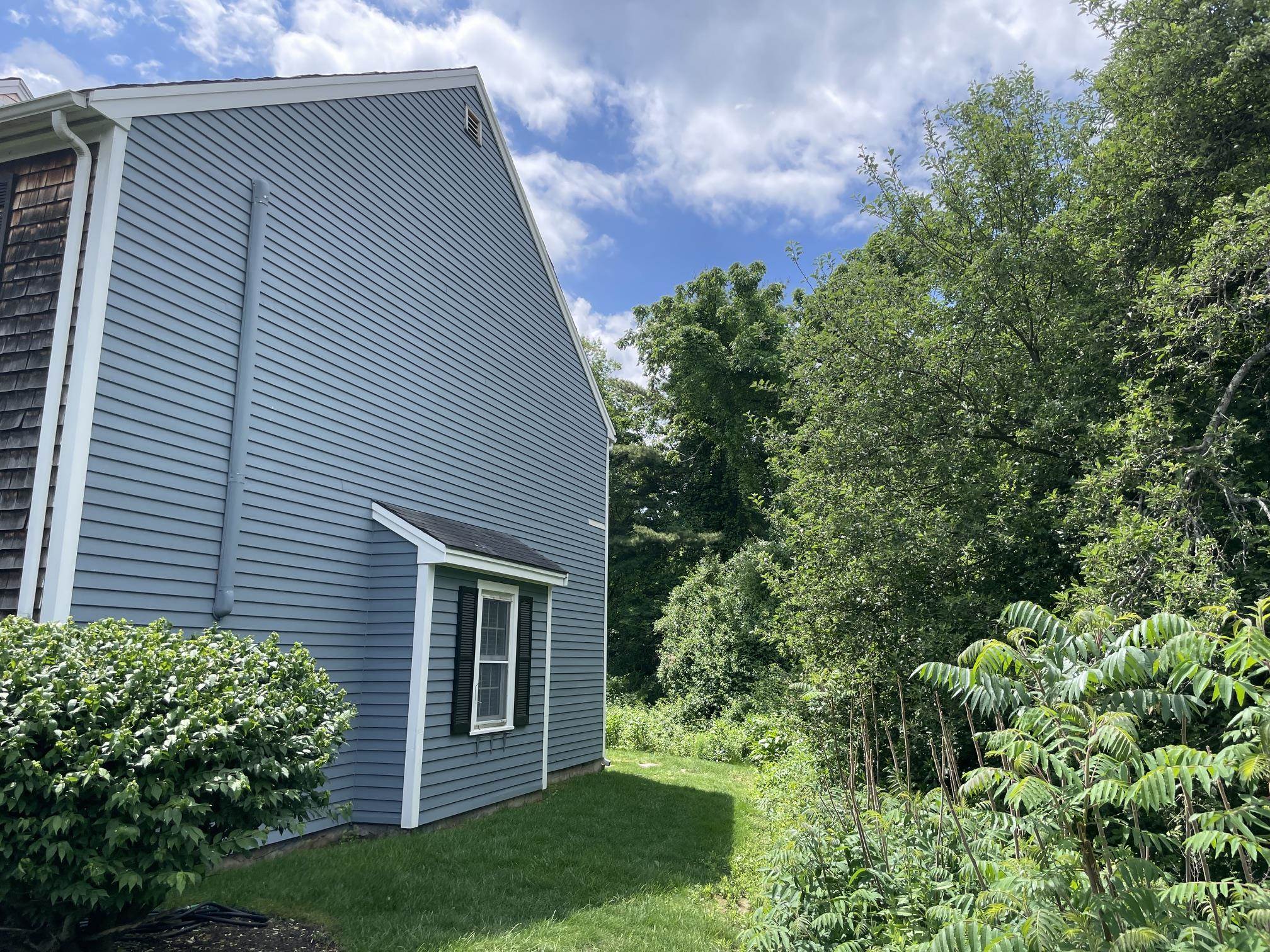 1275 Maplewood Avenue 10