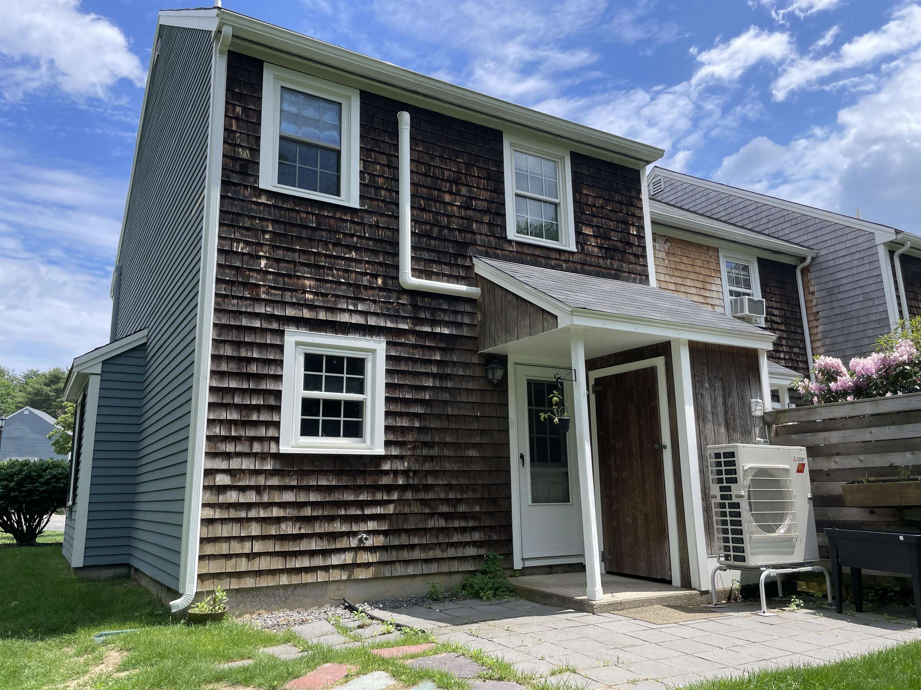 1275 Maplewood Avenue 10