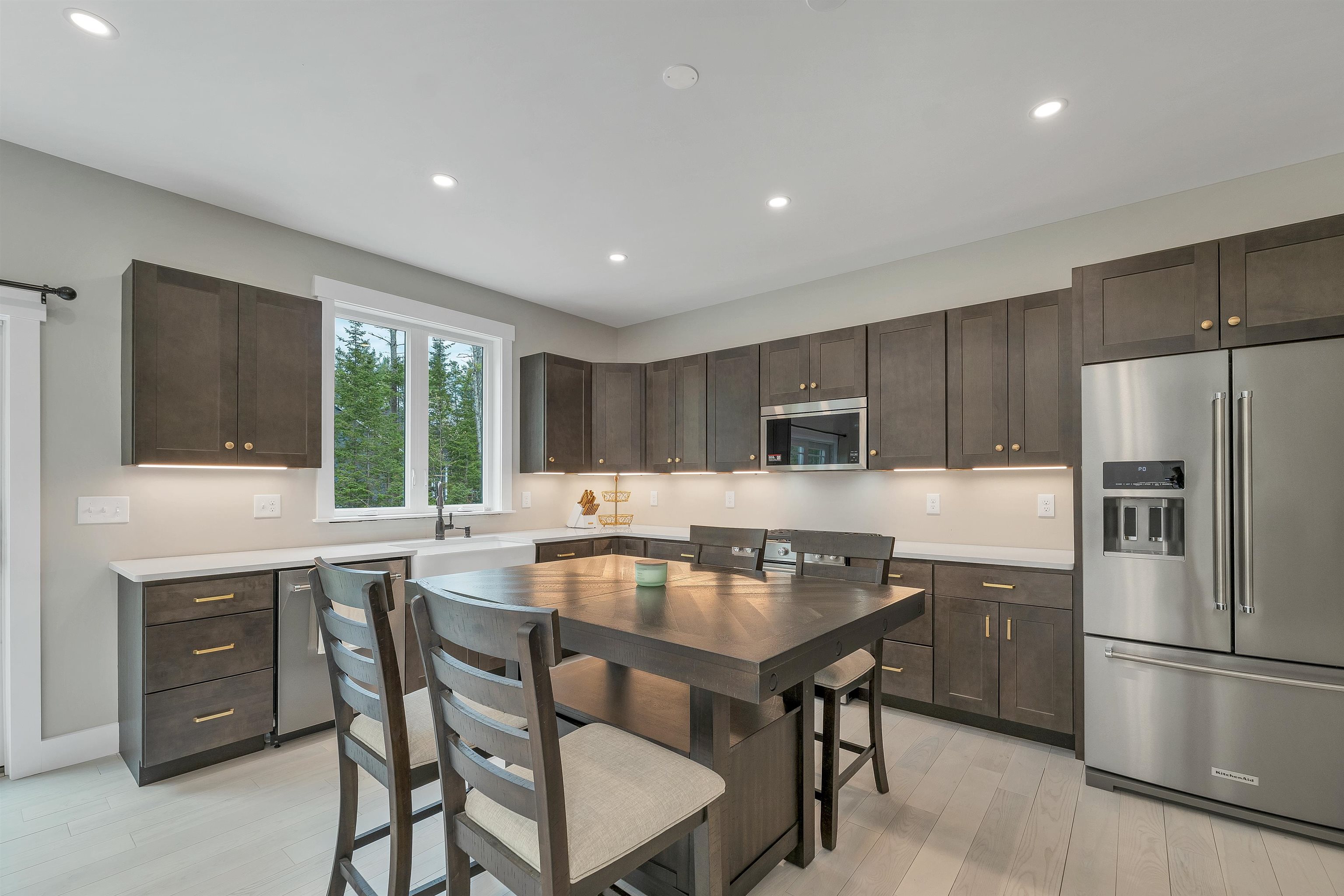 7 Lyndsay Lane