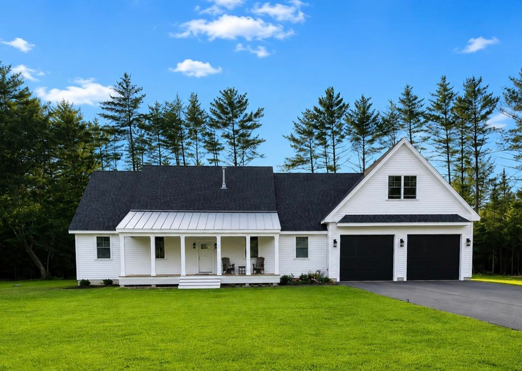 Photo of 7 Lyndsay Lane, Tuftonboro, NH 03816 (MLS # 5090055)
