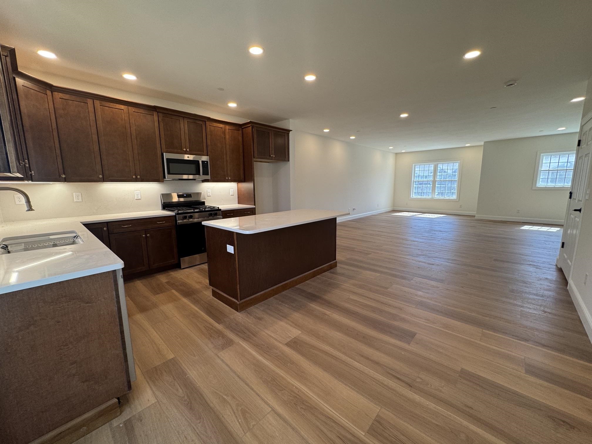 6A Dearborn Circle
