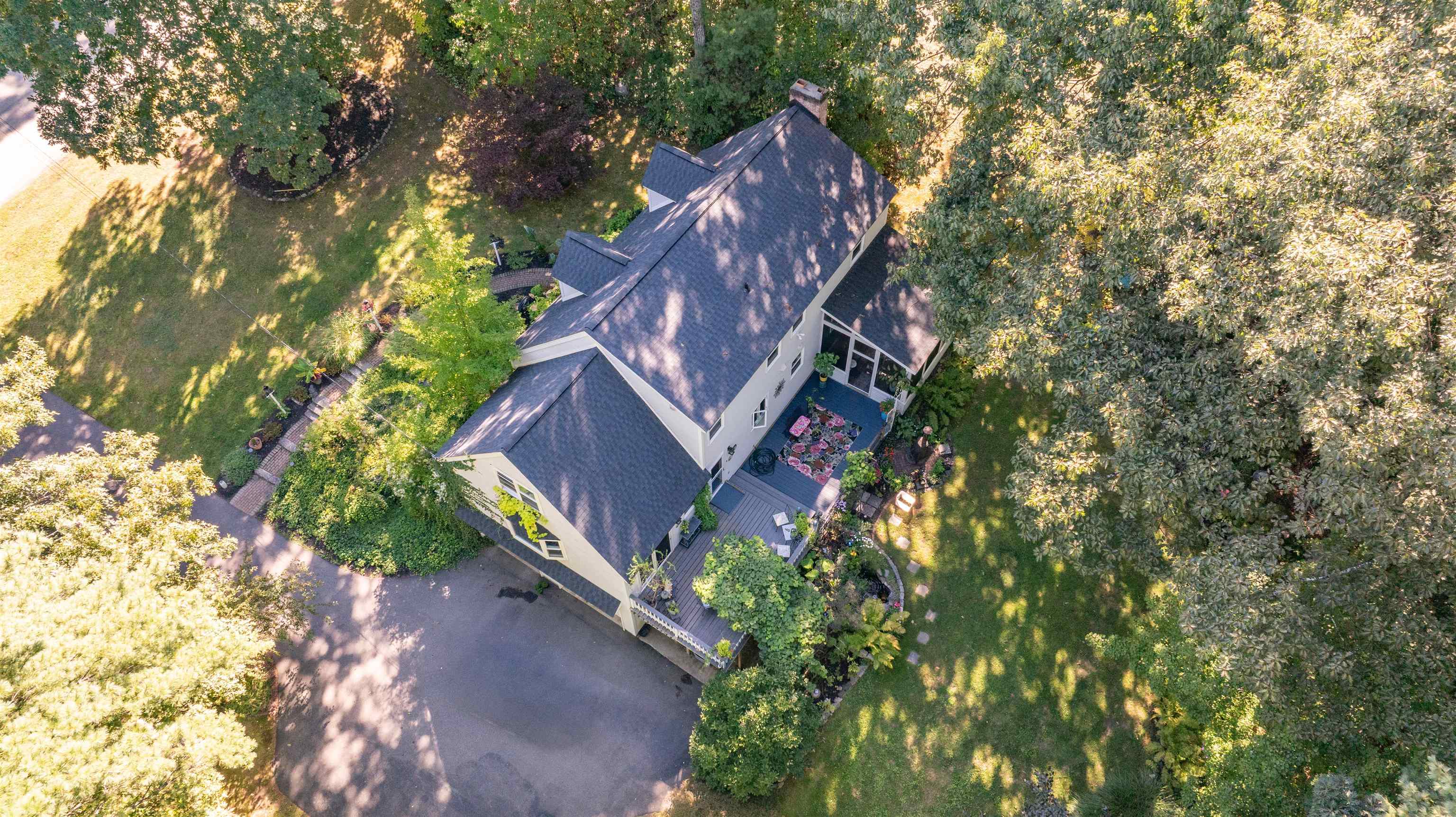 16 Teloian Drive