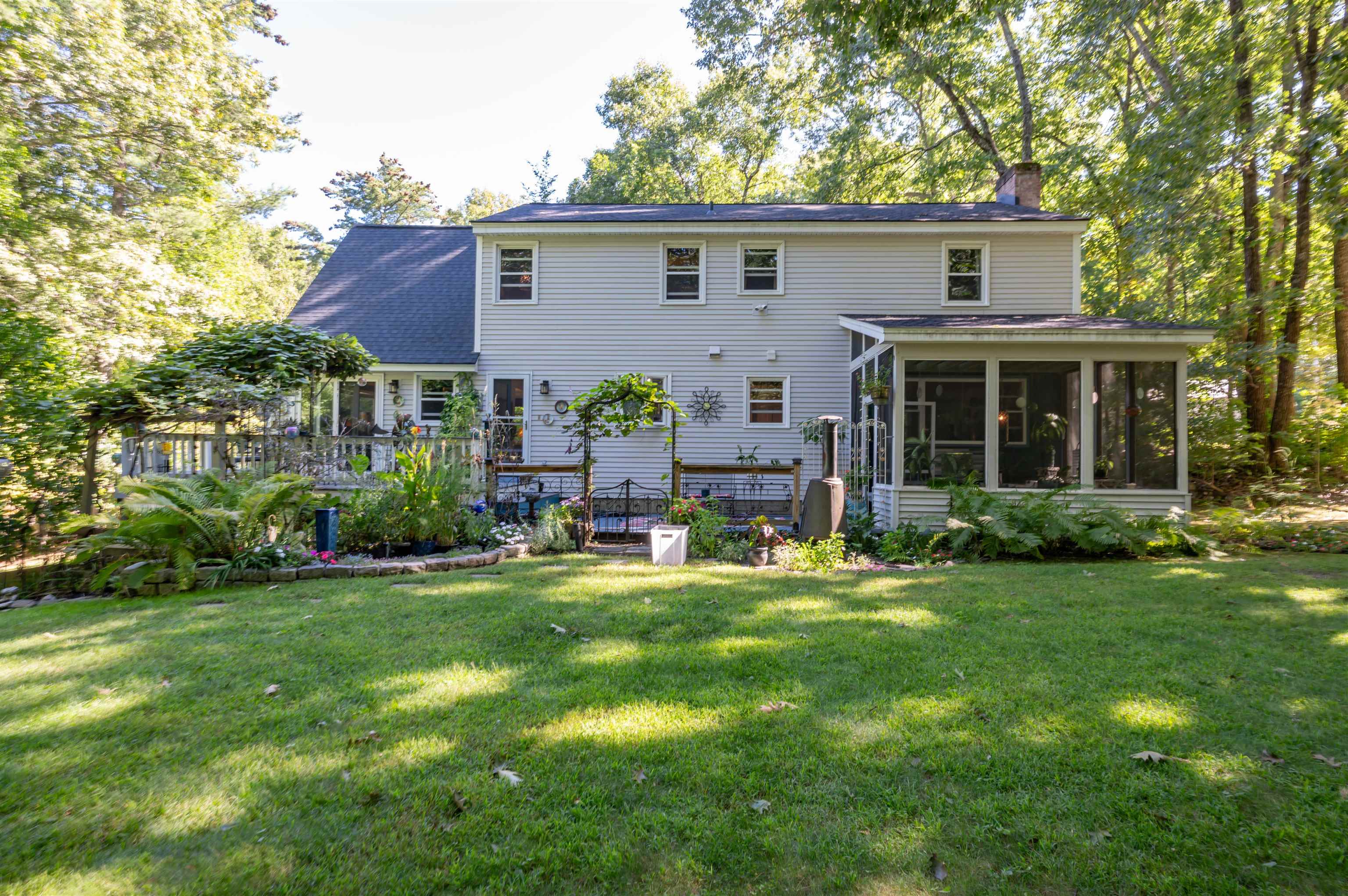 16 Teloian Drive