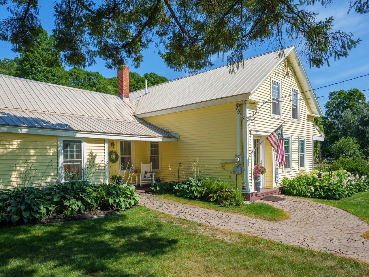 8 Dumas Road