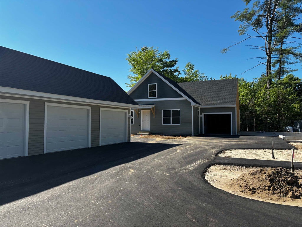 Photo of 27 Woodland Way, Plymouth, NH 03264 (MLS # 5071527)