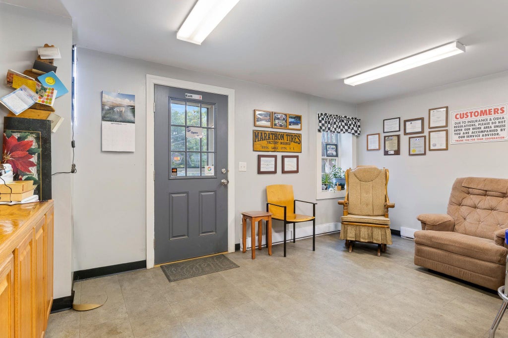 Photo of 206 Ash swamp Road, Newmarket, NH 03857 (MLS # 5112083)