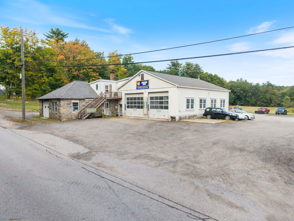 Photo of 206 Ash swamp Road, Newmarket, NH 03857 (MLS # 5112083)