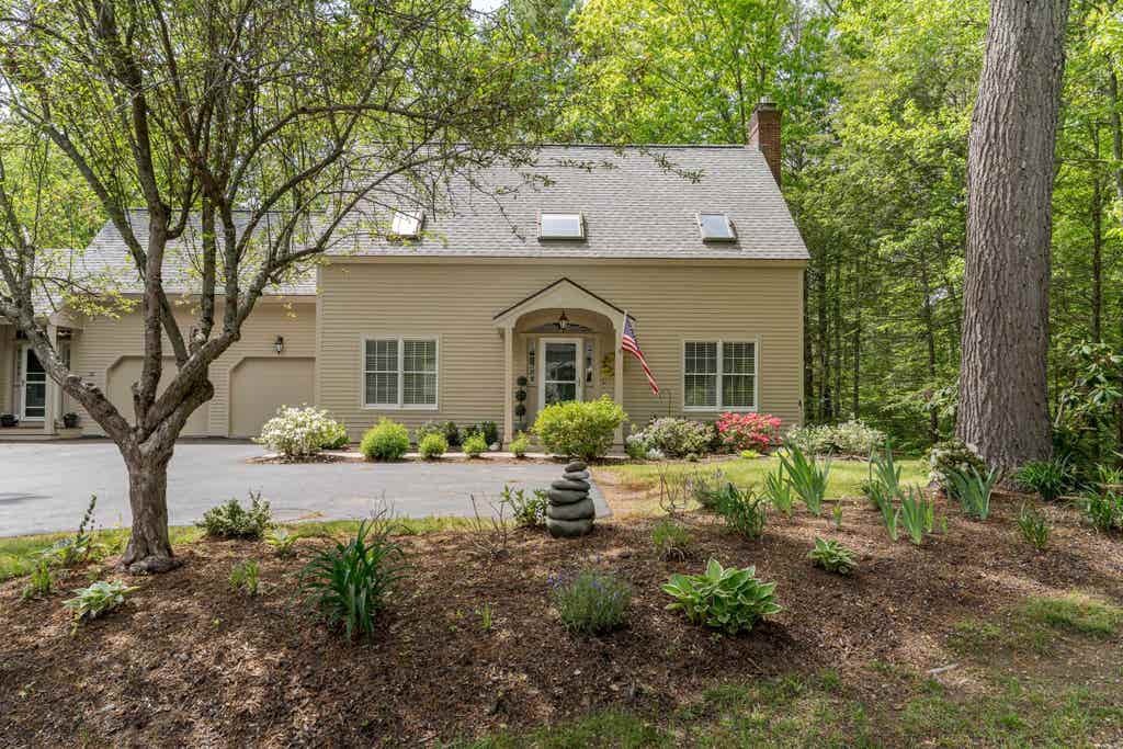 Photo of 59 Stratham Green Road, Stratham, NH 03885 (MLS # 5098072)