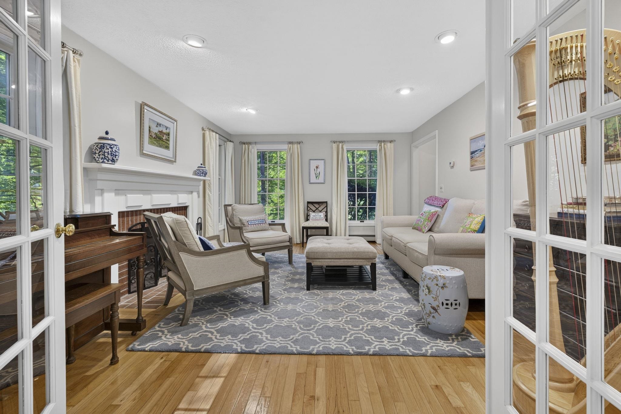 83 Rosewell Road