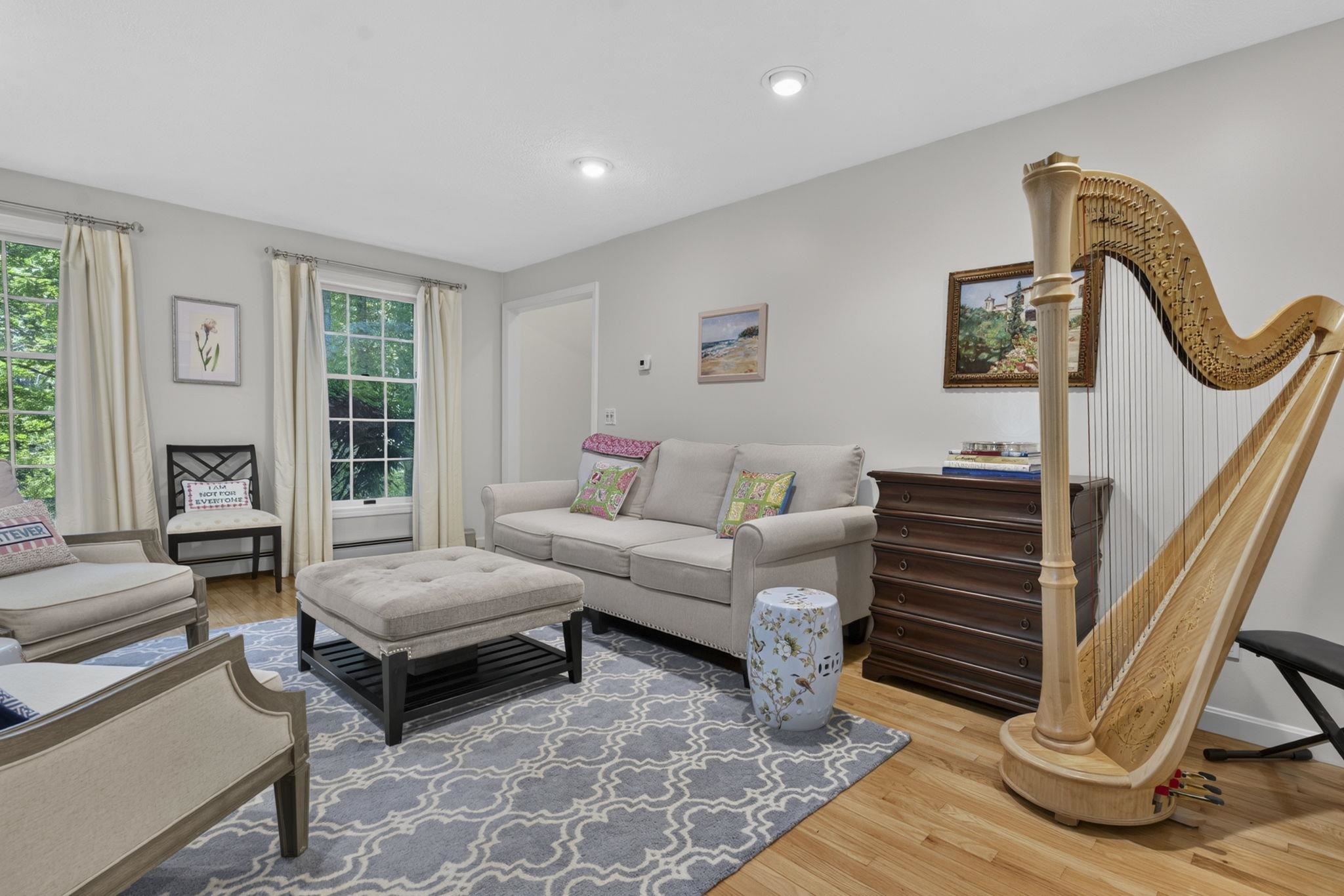 83 Rosewell Road