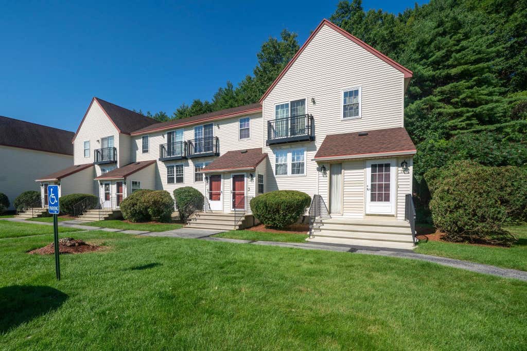 Photo of 29 East Ridge Road, Merrimack, NH 03054 (MLS # 5104645)