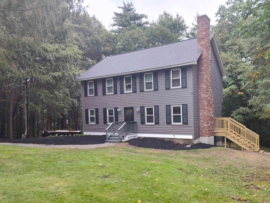Photo of 27 Hampshire Drive, Derry, NH 03038 (MLS # 5111088)