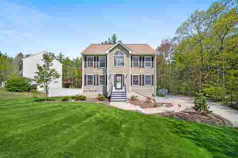 Photo of 5 Treaty Court, Sandown, NH 03873 (MLS # 5089574)