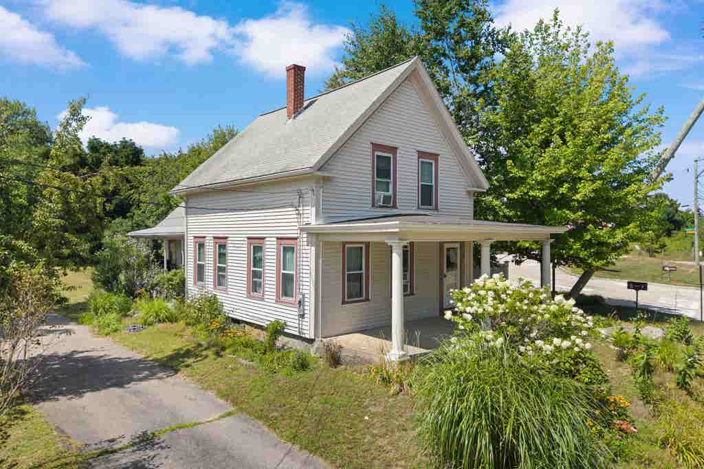 Photo of 114 Londonderry Turnpike, Manchester, NH 03104 (MLS # 5105075)