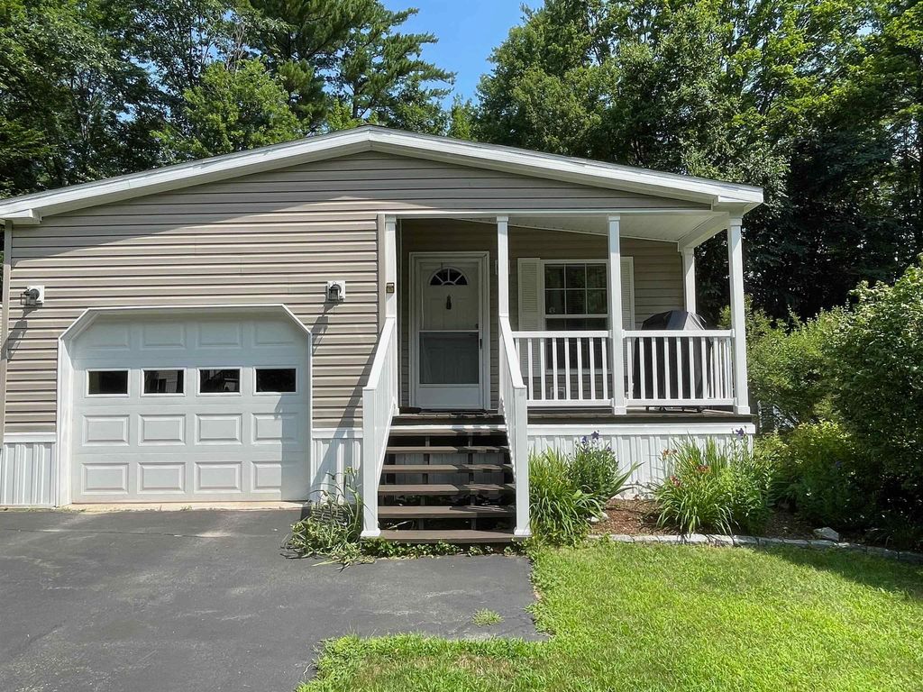 Photo of 71 Fox Hill Lane, Conway, NH 03813 (MLS # 5099356)
