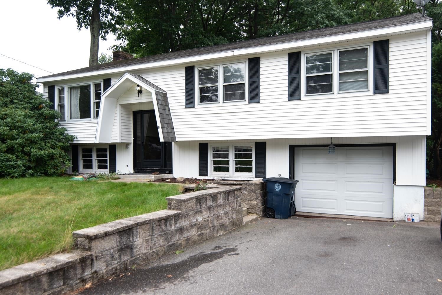 8 Radcliffe Drive