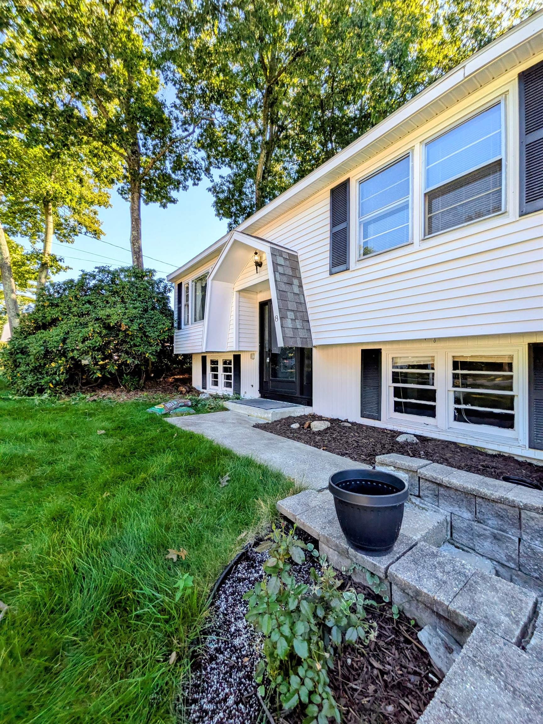 8 Radcliffe Drive