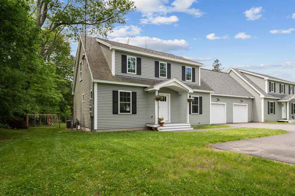 Photo of 7 Hampton Road #2, Exeter, NH 03833 (MLS # 5094693)