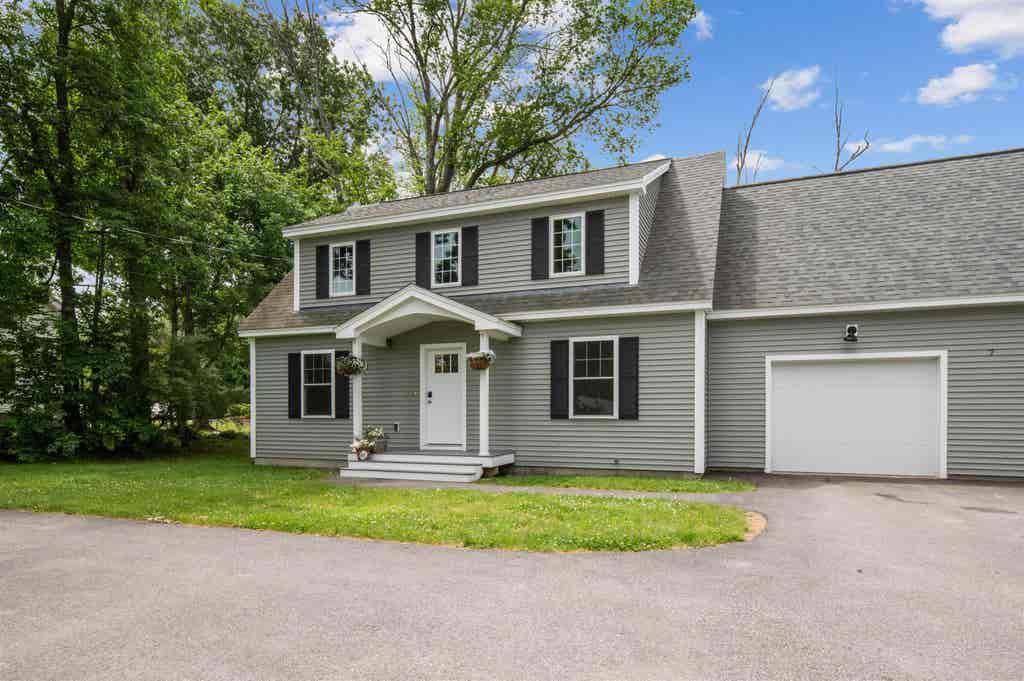 Photo of 7 Hampton Road #2, Exeter, NH 03833 (MLS # 5094693)