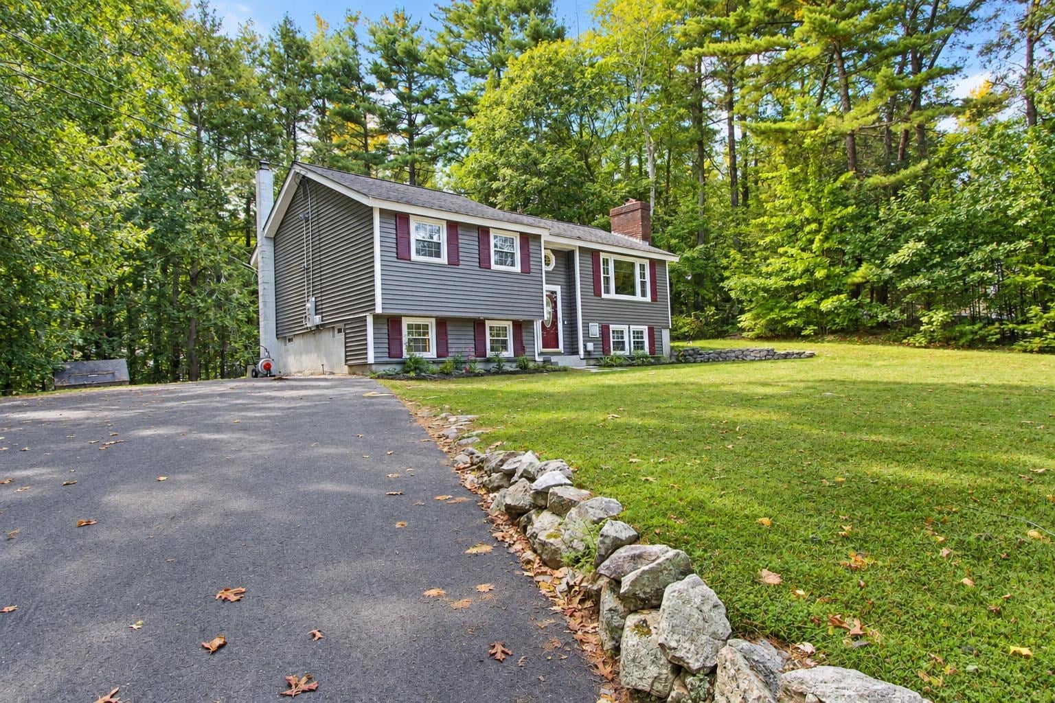 12 Roundtree Drive