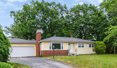 Photo of 12 Wheaton Drive, Nashua, NH 03063 (MLS # 5098833)