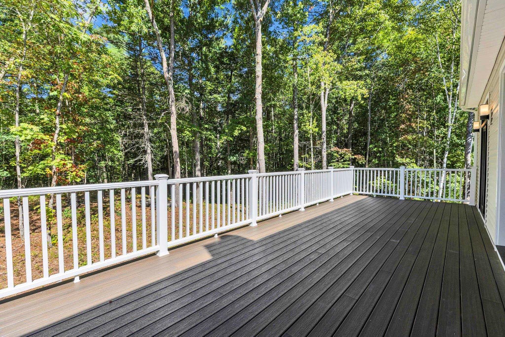 Photo of 16 Overlook Circle, Auburn, NH 03032 (MLS # 5110370)