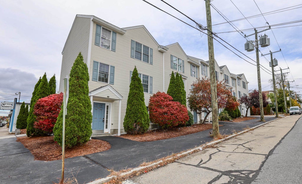 Photo of 594 Silver Street #1, Manchester, NH 03103 (MLS # 5115309)