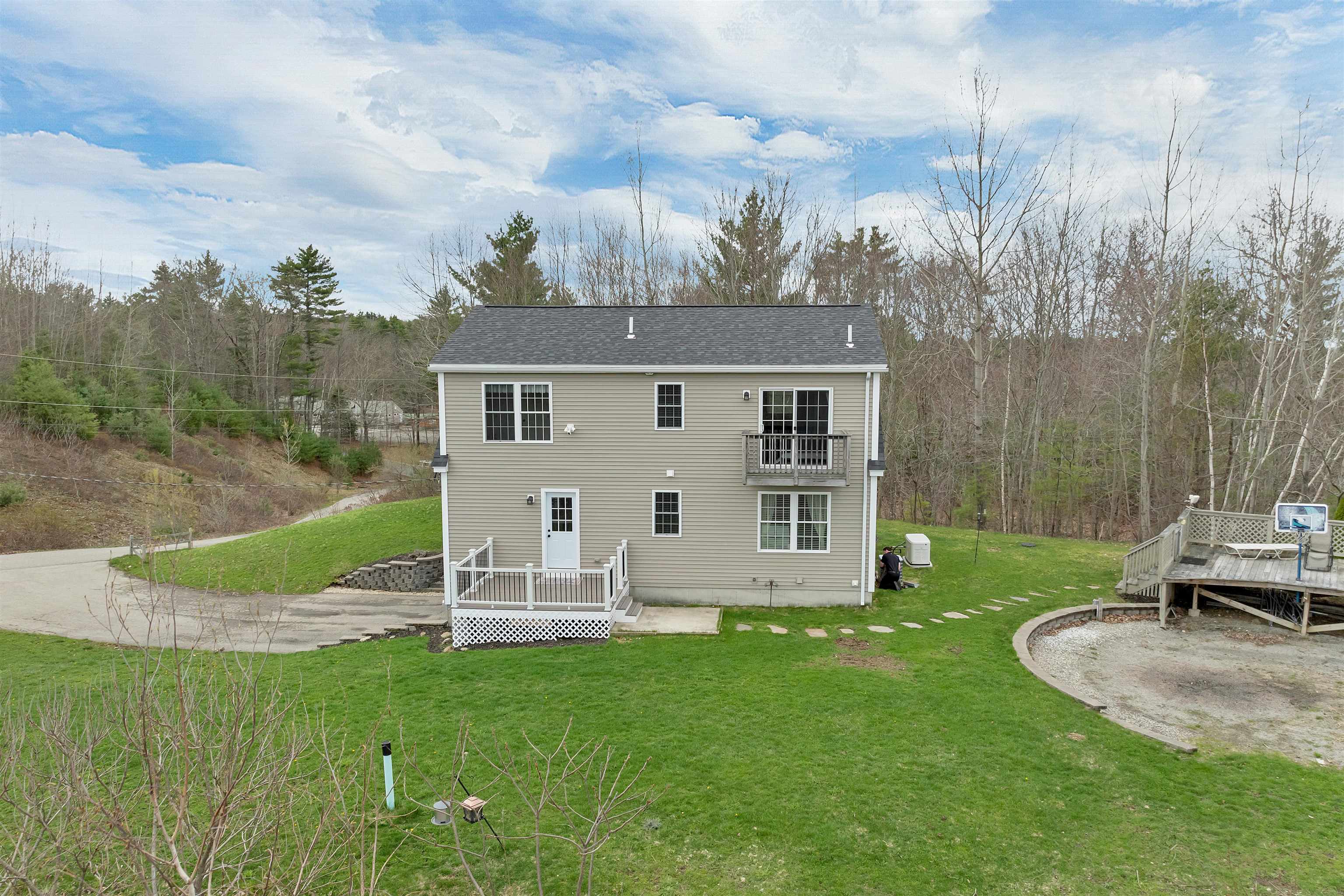 89 Pond Street