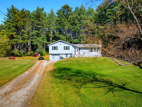 Photo of 204 High Street, Boscawen, NH 03303 (MLS # 5113621)