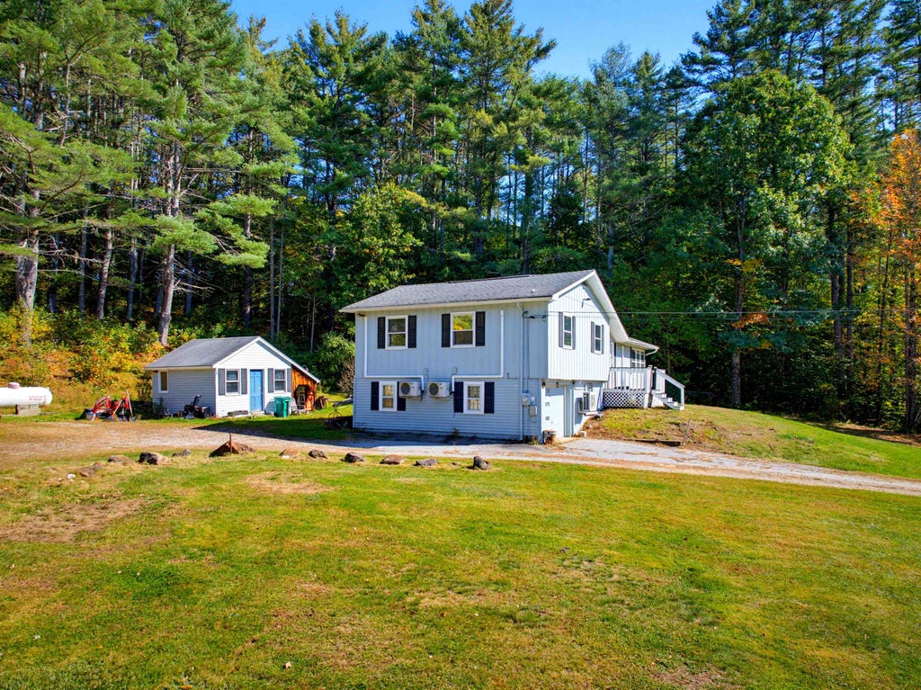 Photo of 204 High Street, Boscawen, NH 03303 (MLS # 5113621)