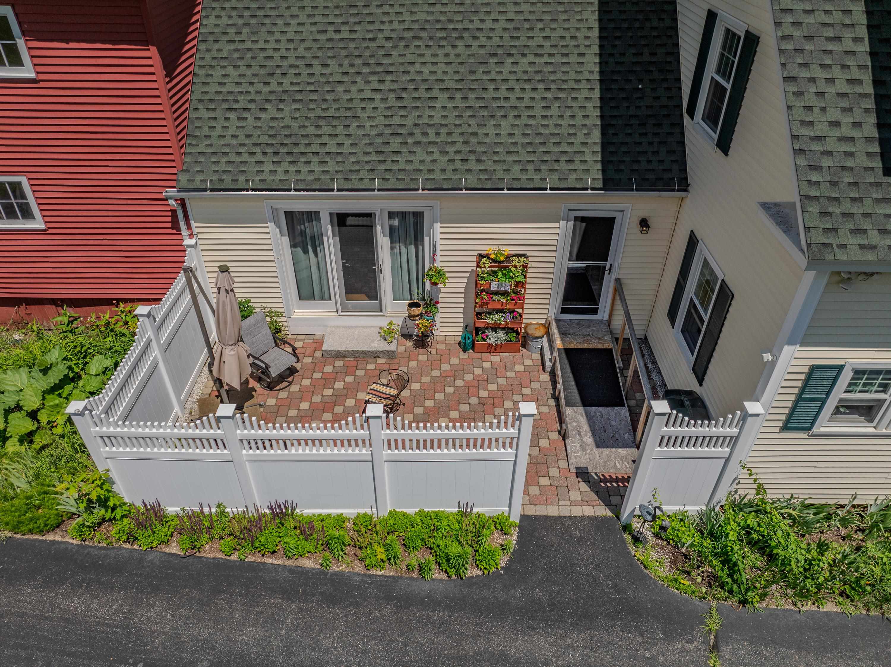 2 Thurlow Street