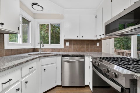 Photo of 30 Paxton Terrace, Nashua, NH 03064 (MLS # 5107457)