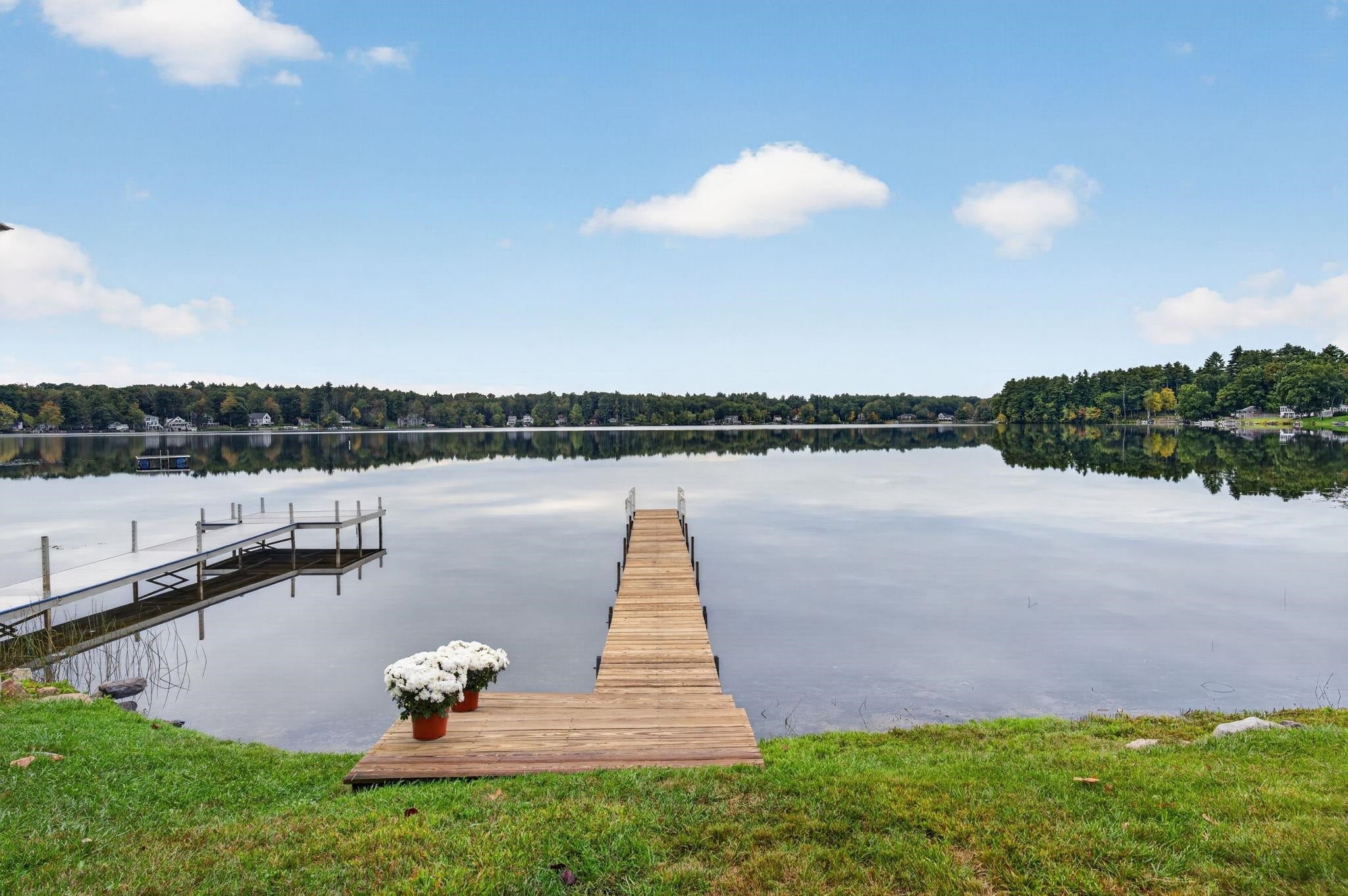 20 Lakeside Drive