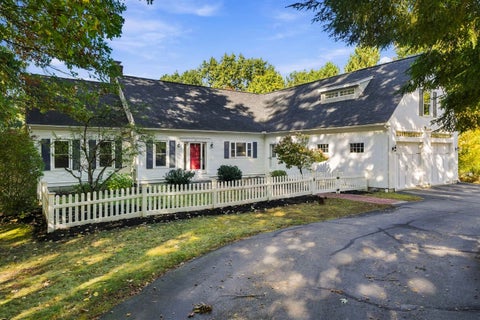 Photo of 36 Colonel Daniels Drive, Bedford, NH 03110 (MLS # 5113454)