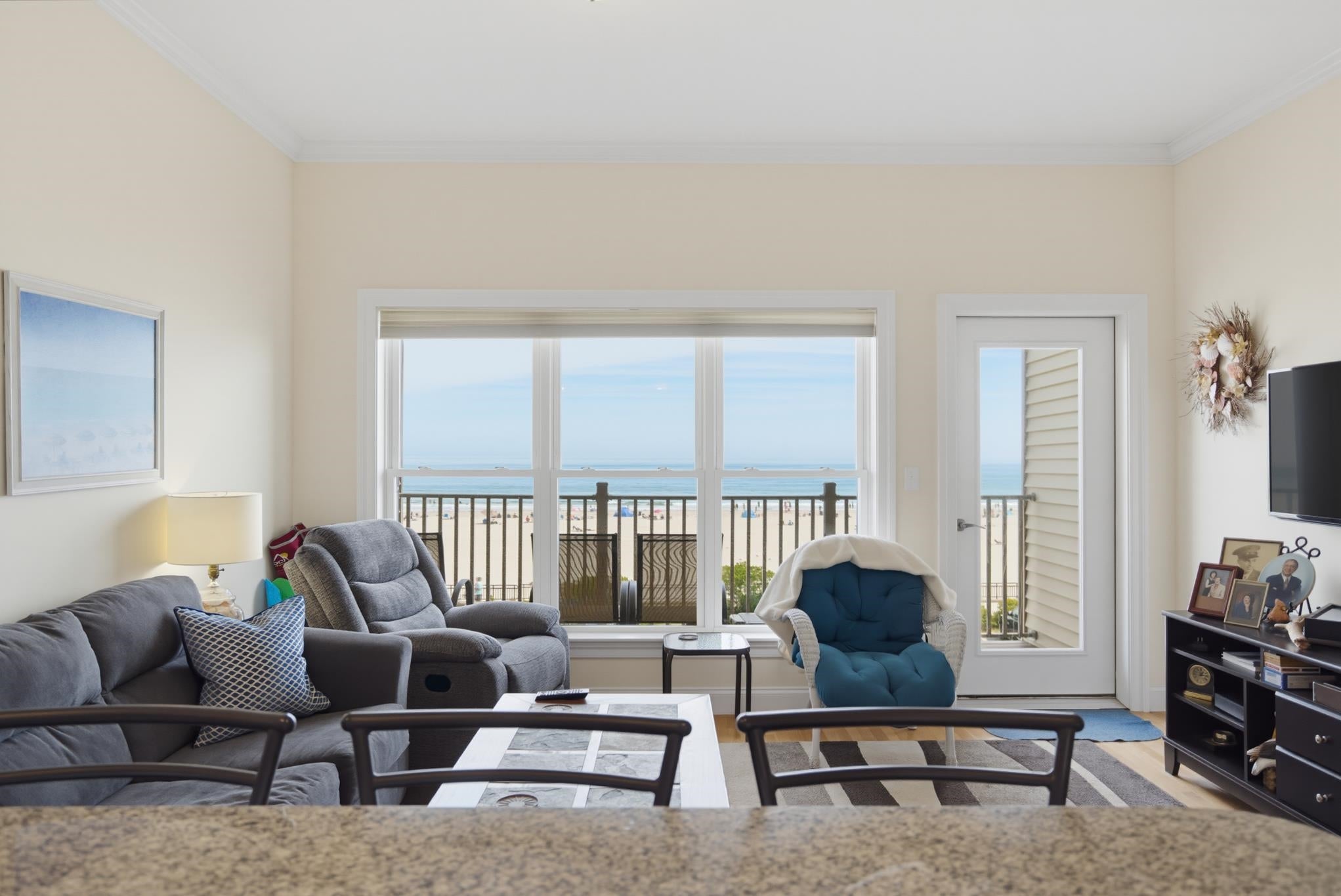 83 Ocean Boulevard 303
