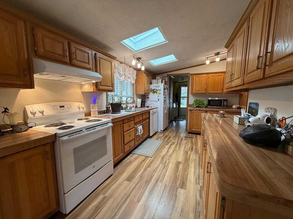 Photo of 52 Lorna Street, Hollis, NH 03049 (MLS # 5109202)