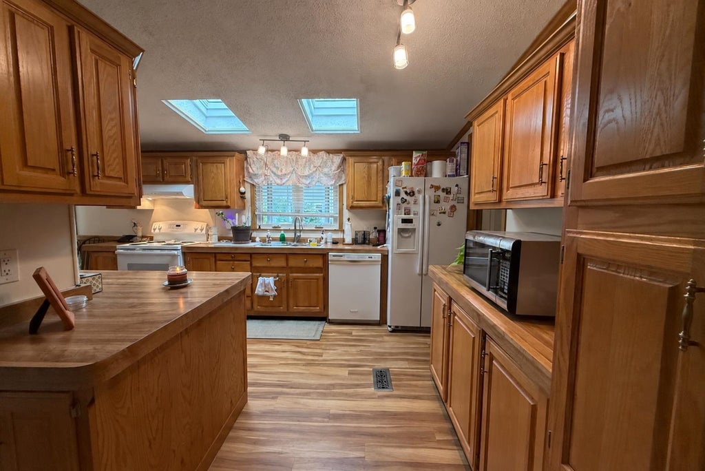 Photo of 52 Lorna Street, Hollis, NH 03049 (MLS # 5109202)