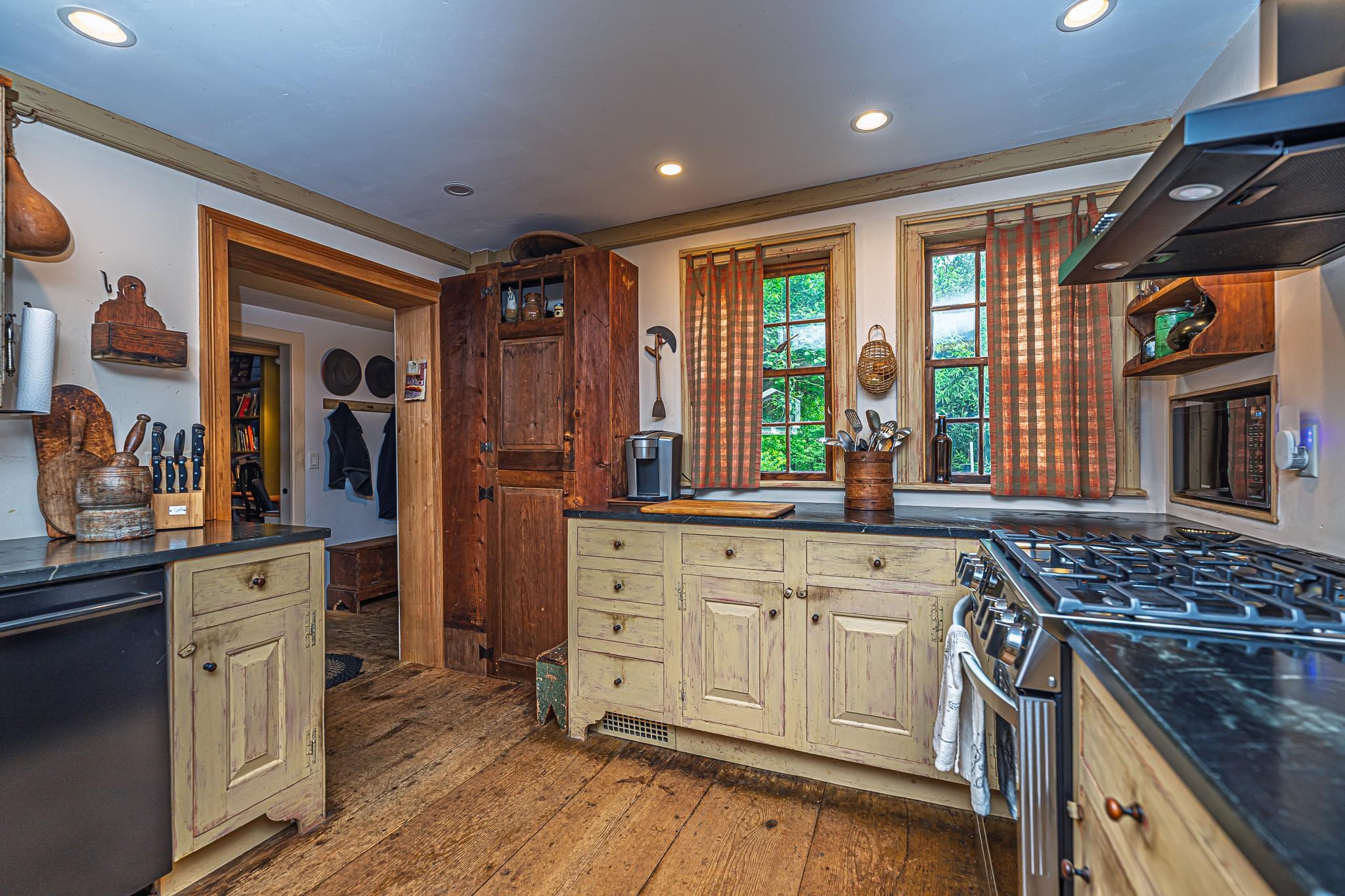 31 Long Hill Road