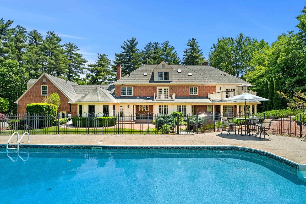 56 Oak Drive