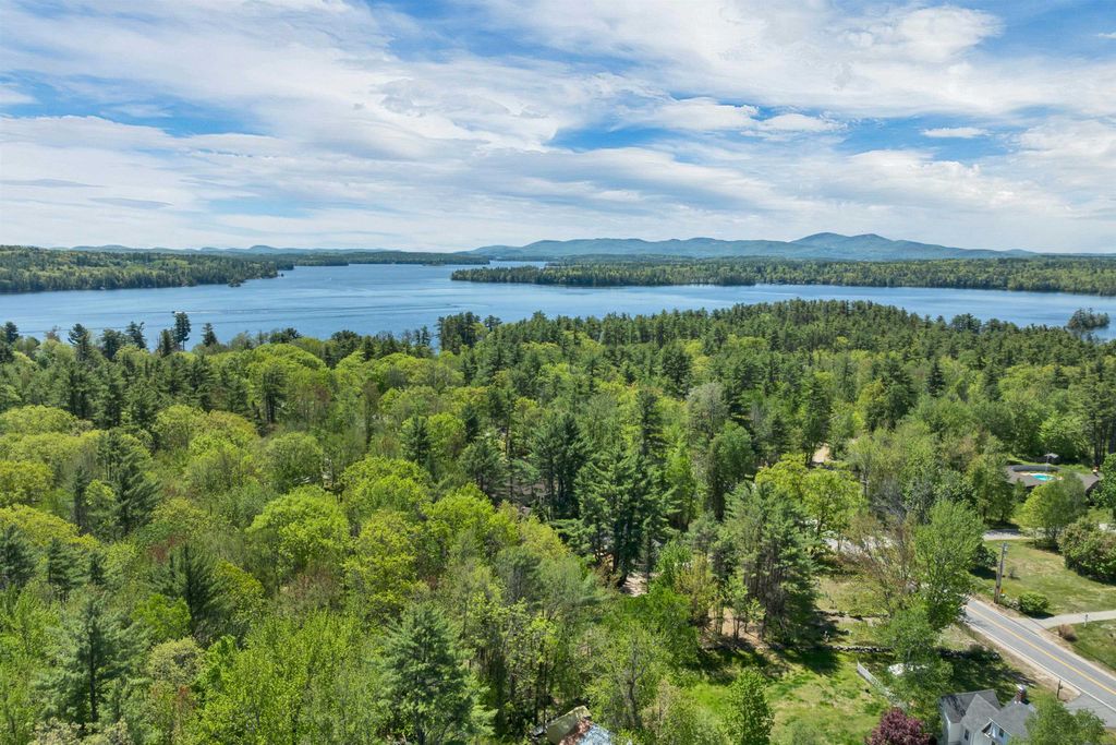 Photo of 521 Governor Wentworth Highway, Tuftonboro, NH 03850 (MLS # 5090868)