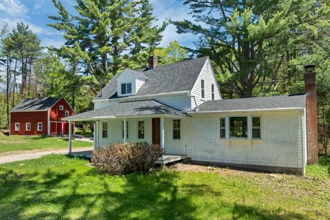 Property photo of 521 Governor Wentworth Highway, Tuftonboro, NH 03850