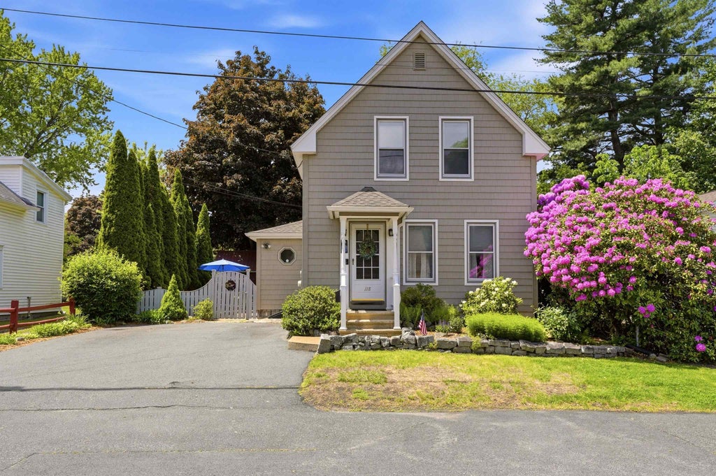 Photo of 118 Highland Park Avenue, Manchester, NH 03109 (MLS # 5092441)