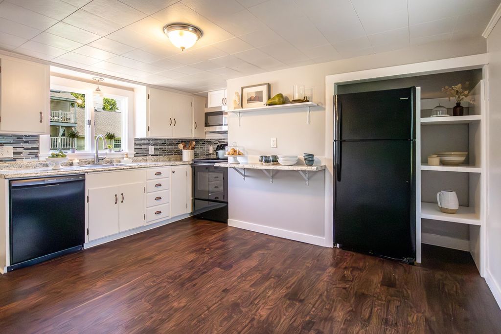 Photo of 137 Locust Street, Dover, NH 03820 (MLS # 5091419)