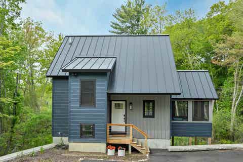 Property photo of 86 Governor Wentworth Highway, Tuftonboro, NH 03853