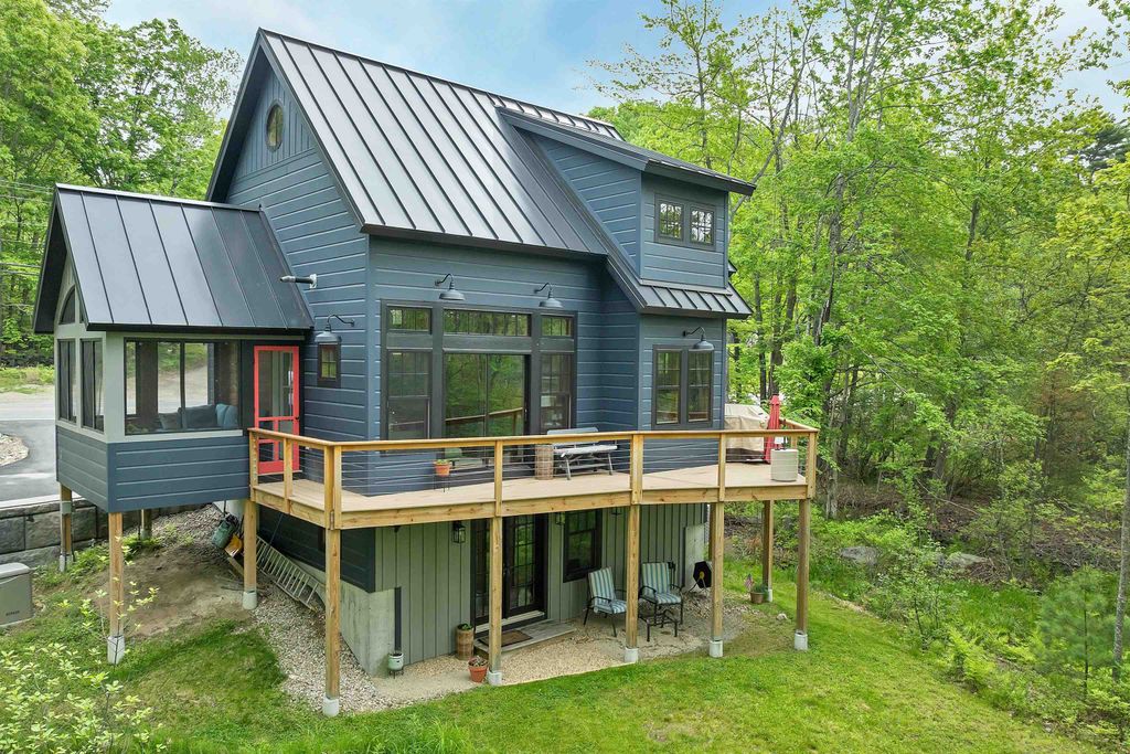 Photo of 86 Governor Wentworth Highway, Tuftonboro, NH 03853 (MLS # 5078613)